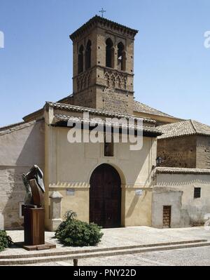 Spanien. Die Region Kastilien-La Mancha. Toledo. Kloster der Conceptionists. Die Reihenfolge der Unbefleckten Empfängnis der Gottesmutter (Conceptionists) wurde im Jahre 1484 in Toledo gegründet, der Hl. Beatrix von Silva. Die Kirche stammt aus dem 14. Jahrhundert. Es spart einem Mudejar Stil Tower. Außenansicht. Stockfoto