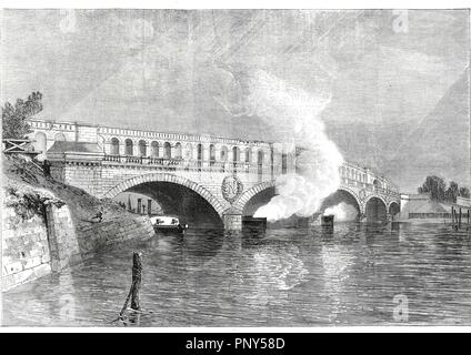 Souvenirs de La Commune. Les canonnières des fédérés embossées Sous Le Viaduc du point-du-jour Stockfoto