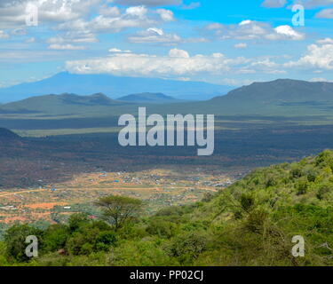 Mount Kilimanjaro von Namanga Stadt, Kenia Stockfoto