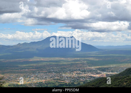 Mount Longido in Tansania von der Spitze des Mount Ol Doinyo Orok, Namanga, Kenia Stockfoto