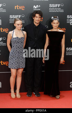 San Sebastian, Spanien. 22 Sep, 2018. Lily Rose Depp, Louis Garrel und Laetitia Casta sorgen ein treuer Mann Premiere während der 66Th San Sebastian Film Festival im Kursaal in San Sebastian, Spanien am 22. September 2018. Credit: Jimmy Olsen/Medien Punch *** Keine Spanien***/Alamy leben Nachrichten Stockfoto