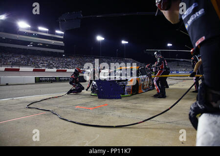 Richmond, Virginia, USA. 22 Sep, 2018. Kurt Busch (41) bringt sein Auto unten Grubestraße für Service während der federated Auto Parts 400 Richmond Raceway in Richmond, Virginia. Quelle: Chris Owens Asp Inc/ASP/ZUMA Draht/Alamy leben Nachrichten Stockfoto