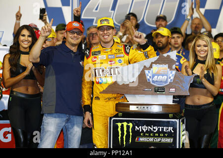 Richmond, Virginia, USA. 22 Sep, 2018. Kyle Busch (18) gewinnt die Federated Auto Parts 400 Richmond Raceway in Richmond, Virginia. Quelle: Chris Owens Asp Inc/ASP/ZUMA Draht/Alamy leben Nachrichten Stockfoto