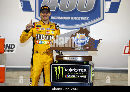 Richmond, Virginia, USA. 22 Sep, 2018. Kyle Busch (18) gewinnt die Federated Auto Parts 400 Richmond Raceway in Richmond, Virginia. Quelle: Chris Owens Asp Inc/ASP/ZUMA Draht/Alamy leben Nachrichten Stockfoto