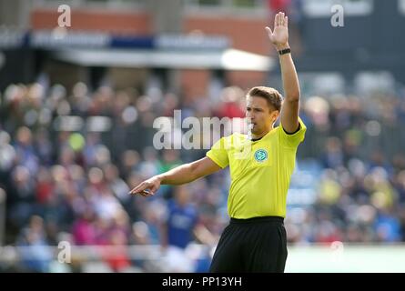 Kiel, Deutschland. 22 Sep, 2018. firo: 22.09.2018 Fußball, Saison 2018/2019 2.Bundesliga: Holstein Kiel - VfL Bochum Schiedsrichter Tobias Reichel | Verwendung der weltweiten Kredit: dpa/Alamy leben Nachrichten Stockfoto