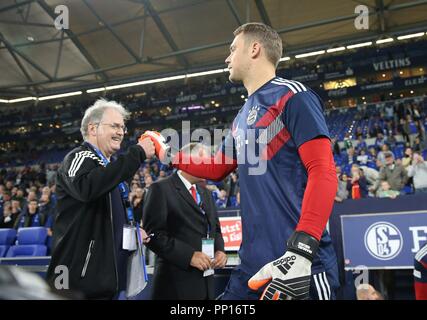 Schalke, Deutschland. 22 Sep, 2018. firo: 22.09.2018, Fußball, Fußball, 1.Bundesliga, Saison 2018/2019, FC Schalke 04 - FC Bayern München, München Manuel Neuer | Verwendung der weltweiten Kredit: dpa/Alamy leben Nachrichten Stockfoto