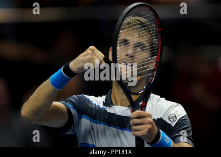 Sankt Petersburg, Russland. 22 Sep, 2018. Martin Klizan der Slowakei reagiert während des St. Petersburg Open ATP Tennis Turnier semi final Match in St. Petersburg. Quelle: Igor Russak/SOPA Images/ZUMA Draht/Alamy leben Nachrichten Stockfoto