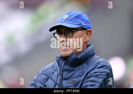 Das Stadion in London, London, Großbritannien. 23 Sep, 2018. EPL Premier League Fußball, West Ham United gegen Chelsea, Chelsea Manager Maurizio Uhren die Chelsea Spieler während Pre match Aufwärmen aus dem touchline Credit: Aktion plus Sport/Alamy leben Nachrichten Stockfoto