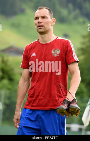 Neustift, Tirol, Österreich - Mai 22., 2018. Russische Fußball-Spieler Sergej Ignashevich während der Trainingslager in Neustift, Österreich. Stockfoto