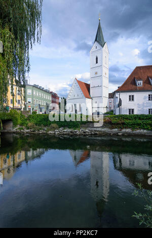 Fürstenfeldbruck: Kirche St. Leonhard, Fluss Amper, Oberbayern, Oberbayern, Bayern, Bayern, Deutschland Stockfoto