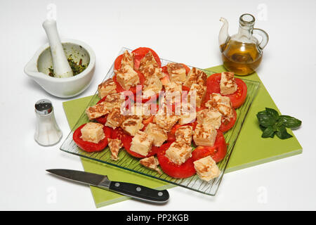 Tomatensalat mit Omelette. Schritt für Schritt. Zubereitetes Gericht: BRBAN 0 Stockfoto