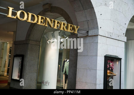 Ein logo Zeichen außerhalb eines die Lodenfrey Department Store in München, Deutschland, am 27. August 2018. Stockfoto