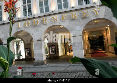 Ein logo Zeichen außerhalb eines die Lodenfrey Department Store in München, Deutschland, am 27. August 2018. Stockfoto