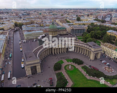 Luftaufnahme der Stadt Kazan Kathedrale St. Petersburg, Russland. Kazanskiy Kathedrale, Newskij Prospekt, Sankt-Petersburg Stadt. Stadtbild von St. Petersburg Stockfoto