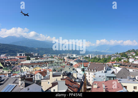 Innsbruck: Flugzeug Flugzeug Landung am Flughafen Kranebitter, Region Innsbruck, Tirol, Tirol, Österreich Stockfoto