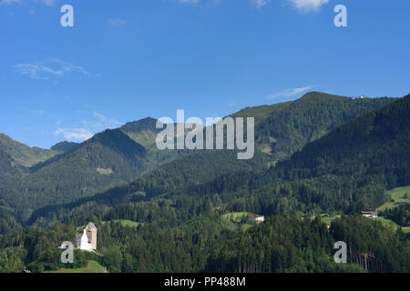 Schwaz: Schloss Freundsberg am Hügel, Berg Kellerjoch, Silberregion Karwendel, Silber Region Karwendel, Tirol, Tirol, Österreich Stockfoto