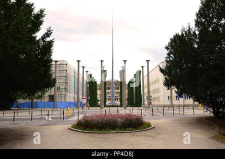 Ansicht der Centennial Hall und Iglica (pire") in Wroclaw, Polen. Stockfoto