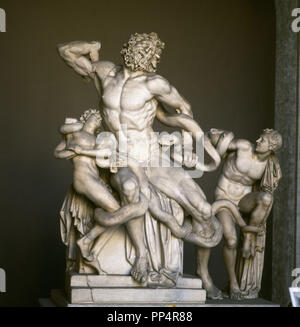 GRUPO ESCULTORICO - LAOCOONTE Y SUS HIJOS-S ICH AC-ESCULTURA HELENISTICA. Autor: ATANODORO. Lage: MUSEOS VATICANOS - MUSEO PIO CLEMENTINO. VATICANO. Stockfoto
