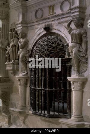 CAPILLA DE LOS MUÑOZ (LAS MEJORES DEL COMULGATORIO) - 1537. Autor: VILLARDEFRADES, DIEGO DE. Lage: CATEDRAL - Interieur. Becken. CUENCA. Spanien. Stockfoto