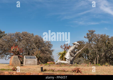 PRETORIA, SÜDAFRIKA, 31. Juli 2018: Die danie Theron Denkmal am Fort Schanskop in Pretoria. Informationen Plaketten und Aloe sind sichtbar Stockfoto