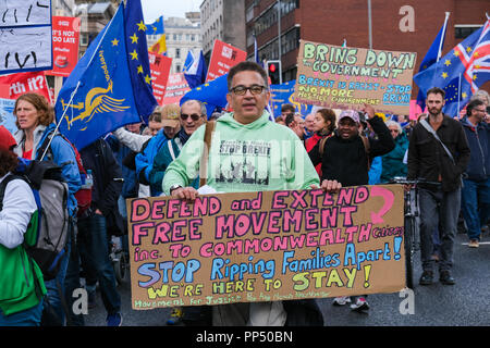 Liverpool, Großbritannien. 23. September 2018. Tausende Demonstranten marschierten durch das Stadtzentrum von Liverpool am Sonntag, September 23, 2018, fordert eine "Stimme" auf der abschließenden Brexit beschäftigen. Die Demonstration fällt mit dem Start der Labour Party Konferenz, die in der Stadt gehalten wird. © Christopher Middleton/Alamy leben Nachrichten Stockfoto