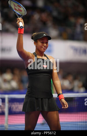 Tokio, Japan. 21 Sep, 2018. US Open Champion Naomi Osaka reagiert auf Publikum, nachdem sie besiegt Barbora Strycova der tschechischen Republik im Viertelfinale des Toray Pan Pacific Open Tennisturnier in Tokio am Frisday, 21. September 2018. Osaka besiegt Strycova 6-3, 6-4. Credit: Yoshio Tsunoda/LBA/Alamy leben Nachrichten Stockfoto
