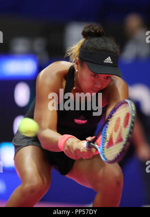 Tokio, Japan. 22 Sep, 2018. Naomi Osaka Japan retursn den Ball gegen Karolina Pliskova der Tschechischen Republik während der Endrunde der Toray Pan Pacific Open Tennisturnier in Tokio am Sonntag, 23. September 2018. Pliskova besiegt Osaka 6-4, 6-4 und sicherte den Sieg des Turniers. Credit: Yoshio Tsunoda/LBA/Alamy leben Nachrichten Stockfoto