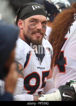 Baltimore, USA. 23. September, 2018. Denver Broncos DE Derek Wolfe (95) abgebildet auf der Seitenlinie während eines Spiels gegen die Baltimore Ravens bei M&T Bank Stadium in Baltimore, MD, am 23. September 2018. Foto/Mike Buscher/Cal Sport Media Credit: Cal Sport Media/Alamy leben Nachrichten Stockfoto