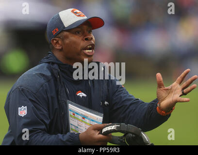 Baltimore, USA. 23. September, 2018. Denver Broncos Haupttrainer Vance Joseph dargestellt in den letzten Minuten des dieses Team 27-14 Verlust zu den Baltimore Ravens bei M&T Bank Stadium in Baltimore, MD, am 23. September 2018. Foto/Mike Buscher/Cal Sport Media Credit: Cal Sport Media/Alamy leben Nachrichten Stockfoto