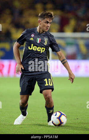 Stadio Benito Stirpe, Frosinone, Italien. 23 Sep, 2018. Serie A Fussball, Frosinone gegen Juventus Turin; Paulo Dybala von Juventus Turin steuert die Kugel Credit: Aktion plus Sport/Alamy leben Nachrichten Stockfoto