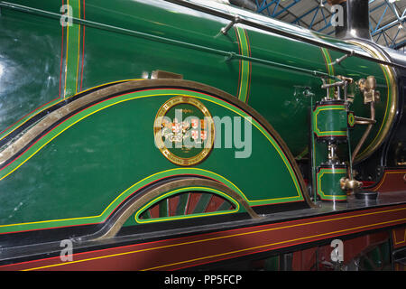 Detail der Klasse D 4-4-0 von der Südöstlichen und Chatham Eisenbahngesellschaft, das Nationale Eisenbahnmuseum York Stockfoto