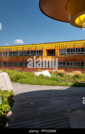 Gebäude von Krabbe Studio Architekten für die Wirtschaftsuniversität Wien im Prater realisiert. Stockfoto