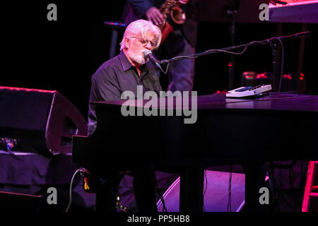 Musik Künstler MICHAEL MCDONALD führt in Durham, North Carolina als Teil seiner 2017-18 Tour. Michael McDonald ist ein US-amerikanischer Sänger, Songwriter, Keyboarder und Produzent. McDonald's Musik Karriere umspannt mehr als 45 Jahre. Stockfoto