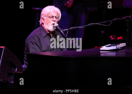 Musik Künstler MICHAEL MCDONALD führt in Durham, North Carolina als Teil seiner 2017-18 Tour. Michael McDonald ist ein US-amerikanischer Sänger, Songwriter, Keyboarder und Produzent. McDonald's Musik Karriere umspannt mehr als 45 Jahre. Stockfoto