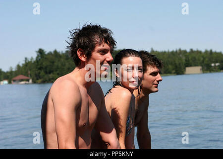 Original Film Titel: Wer liebt die Sonne. Englischer Titel: Wer liebt die Sonne. Jahr: 2006. Regie: MATT BISSONNETTE. Stars: MOLLY PARKER, LUKAS HAAS, ADAM SCOTT. Credit: COREY MARR PRODUCTIONS INC. /Album Stockfoto