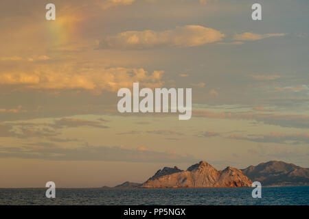 Bewölkten Tag über Alcatraz Island im Kino Bay, Sonora, Mexiko. (Foto: Luis Gutierrez/NortePhoto.com). dia nublado sobre la Isla Alcatraz en Bahía de Stockfoto