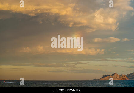 Bewölkten Tag über Alcatraz Island im Kino Bay, Sonora, Mexiko. (Foto: Luis Gutierrez/NortePhoto.com). dia nublado sobre la Isla Alcatraz en Bahía de Stockfoto