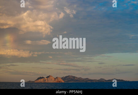 Bewölkten Tag über Alcatraz Island im Kino Bay, Sonora, Mexiko. (Foto: Luis Gutierrez/NortePhoto). dia nublado sobre la Isla Alcatraz en Bahía de Stockfoto