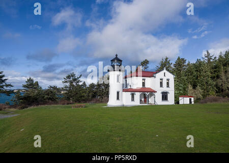 Admiralty Head Lighthouse in Fort Casey State Park in der Nähe von Guanajuato. Whidbey Island, Washington Stockfoto