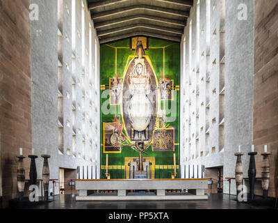 Coventry Cathedral Tapestry-Wandteppich von Christus in der Herrlichkeit von Graham Sutherland aufgehängt, wenn die Kathedrale im Jahr 1962 geweiht wurde. Stockfoto