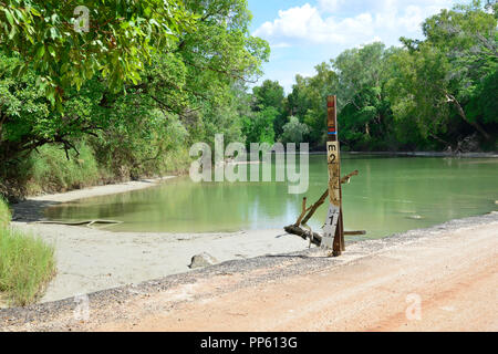 Cahills Überqueren der East Alligator River auf den Arnhem Highway/Oenpelli Straße, Kakadu, Top End, Northern Territory, Australien Stockfoto