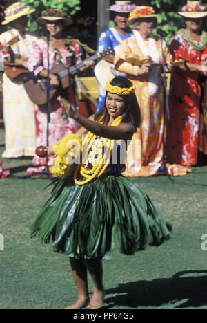 Historische 1994 Hula-tänzerin KODAK HULA SHOW WAIKIKI SHELL HONOLULU, Oahu Hawaii USA Stockfoto