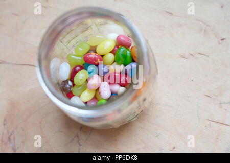 Jellybeans in einem Glas Stockfoto