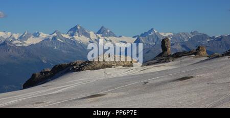 Blick vom Glacier 3000, Schweiz. Diablerets Gletscher und Quille du Diable. Stockfoto