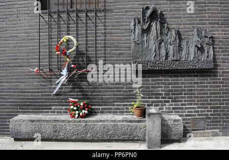 Polen. Krakau. Gestapo Museum. Gedenkstätte für die Opfer gewidmet. Fassade des Museums. Stockfoto