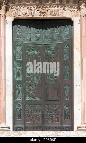 Türen an der Duomo Kathedrale von Siena (Siena), oder der Porta della Riconoscenza, Siena, Toskana, Italien, Europa Stockfoto