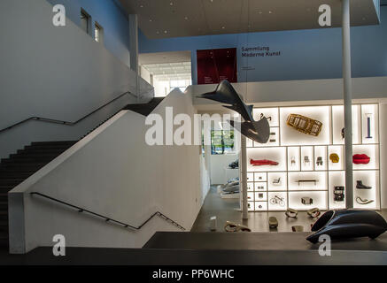 Pinakothek der Moderne, ist souverän in viele Richtungen. Es ist der weltweit älteste Design Museum. Stockfoto