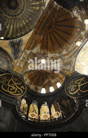 Turkei. Istanbul. Hagia Sophia. Innenraum. Stockfoto