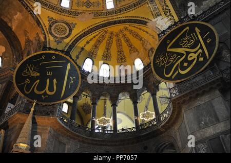 Turkei. Istanbul. Hagia Sophia. Innenraum. Stockfoto