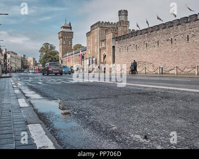 Cardiff, Großbritannien - 16 September, 2018: Blick auf die Wände um das Schloss von Cardiff Stockfoto